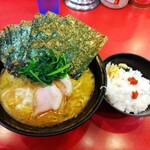 家系総本山 ラーメン 吉村家 - 海苔増しラーメン & ライス