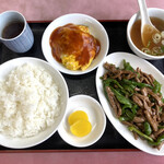芳寿園 - 料理写真:牛肉とピーマン細切定食