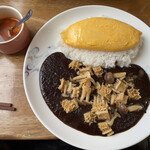 ライバック - ハチノスペペロンカレー大盛
      トッピングオムレツ