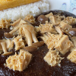 ライバック - ハチノスペペロンカレー
      ほんのり味付けされたハチノス
      コリコリ食感がたまらない