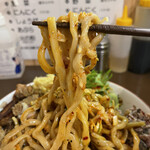 自家製麺 まさき - 【2021.6.30】冷水で〆た太麺。