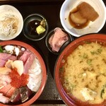 Ichie - 海鮮丼デラックス