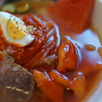 焼肉冷麺やまなか家 - 大辛をチョイス、そして和えます（セルフ）カクテキが多い♪