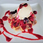 シギラベイカントリークラブ - 料理写真:クロッフル　ベリーソース