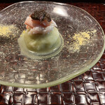 草如庵 - キャベツのお豆腐
      柚子のパウダーが苦味のアクセント