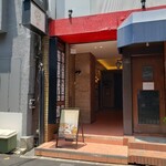 ア ターブル - 中の廊下を進みます。