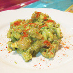 ガラムマサラ - アボカドとサーモンのサラダ