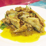 ガラムマサラ - 鶏ナンコツとラムとサンマのあまりのパクチー炒め