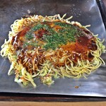 お食事処 しんや食堂 - お好み焼きそば肉卵入りの１,５玉