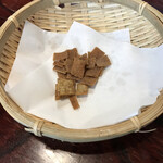 ふじや - そば煎餅を食べながら、のんびりと待つべし！