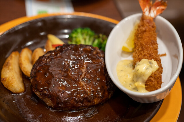 jonathan Toshimaku Higashikebukuro Ten photo 3