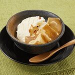 Vanilla ice cream with warabi mochi