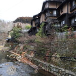 パティスリー 麓 - 湯あかりで夜は幻想的な景色