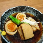 居酒屋 友蔵 - 豚の角煮と煮玉子(858円)