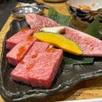 焼肉ホルモン まつとよ苑 - 三角バラとイチボ