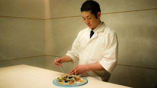 Sobako Kaiseki Ginza Tean - 目でも楽しめる料理を追求します。