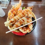 おさかな共和国 えびす丸 - てんこ盛りの天ぷらで飯が見えん( *´艸)