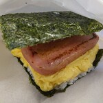 沖縄料理 あちこーこー - ポークたまごおにぎり(300円)