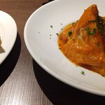炭焼き＆WINE　利三郎 - 若鶏のトマト煮込み