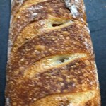 もりの下のパン店 - ロングソーセージのフランスパン