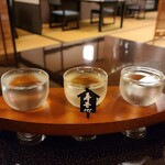 道後湯の宿 さち家 - 日本酒の利き酒セット。左の石槌が一番飲みやすくて好きでした。東京でも買えるみたいですね