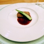 シュマンドール - バルバリー鴨胸肉のピカタ、マスタードソース添え