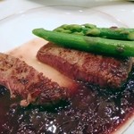 シュマンドール - 牛フィレのシャリアピンステーキ、シュマンドール風　断面