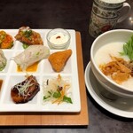 台湾料理 花粥 - 「お粥＆９種盛り」¥1,100-