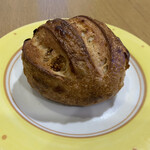 メゾンカイザー - イチジクのパン　292円
