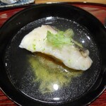 米倉 - 鯛しんじょうの吸い物