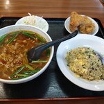 台湾料理 龍祥 - ラーメンセット(台湾ラーメン、高菜炒飯、追加鶏肉の唐揚げ2個)