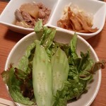 焼肉 矢澤 - ランチのサラダと一品