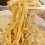 ラーメン二郎 - 麺はこんなかんじ。