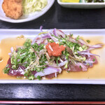 十八番 - 鰹ポン酢と串カツ定食。¥880。