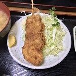 十八番 - 鰹ポン酢と串カツ定食。¥880。