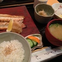 丸新 - さわら塩焼き定食 1000円