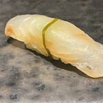 池袋 寿司 個室 空 - 平目の昆布締め