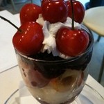 フルーツパーラーフクナガ - チェリーパフェ