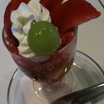 フルーツパーラーフクナガ - プラムパフェ