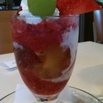 フルーツパーラーフクナガ - プラムパフェ