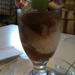 フルーツパーラーフクナガ - いちじくのパフェ