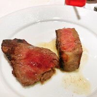 Empire Steak House Roppongi - 左がシャトーブリアン、右がサーロイン