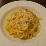 イタリア食堂Fermata - パスタA(生クリーム不使用卵だけのカルボナーラ) 1,100円
