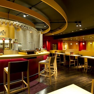 Yebisu Bar is famous for its iconic counter and comfortable box seats.