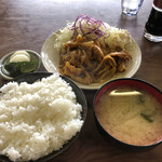 長谷川ドライブイン - 焼肉（バラ味噌味）とライス&味噌汁