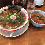 Kamome Shokudou - Cセット　かもめラーメン+サーモン丼　¥1150