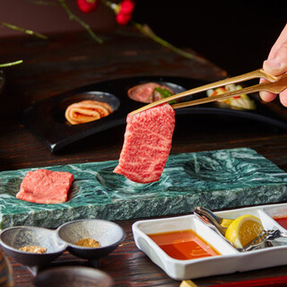 A meat expert will explain every part of the Wagyu beef course.