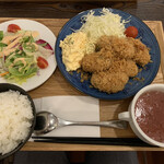 Wain Baru Mitsuyadou Shouten - 広島産カキフライ定食❗️