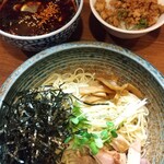 麺処 びぎ屋 - 酸っぱ辛い生のりの冷やしつけ麺と鶏そぼろごはん