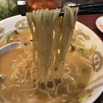 金龍ラーメン - 麺リフト